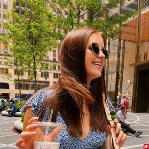 Meet your Posher, Jillian